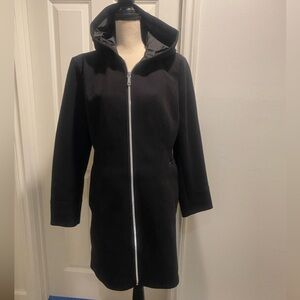 Vince Camuto Women’s Black Winter Hooded Lined Coat Beautiful Size Large